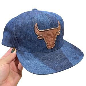 NBA Chicago Bulls Mitchell & Ness Blue Denim Wash Snapback Cap Hat Leather EUC